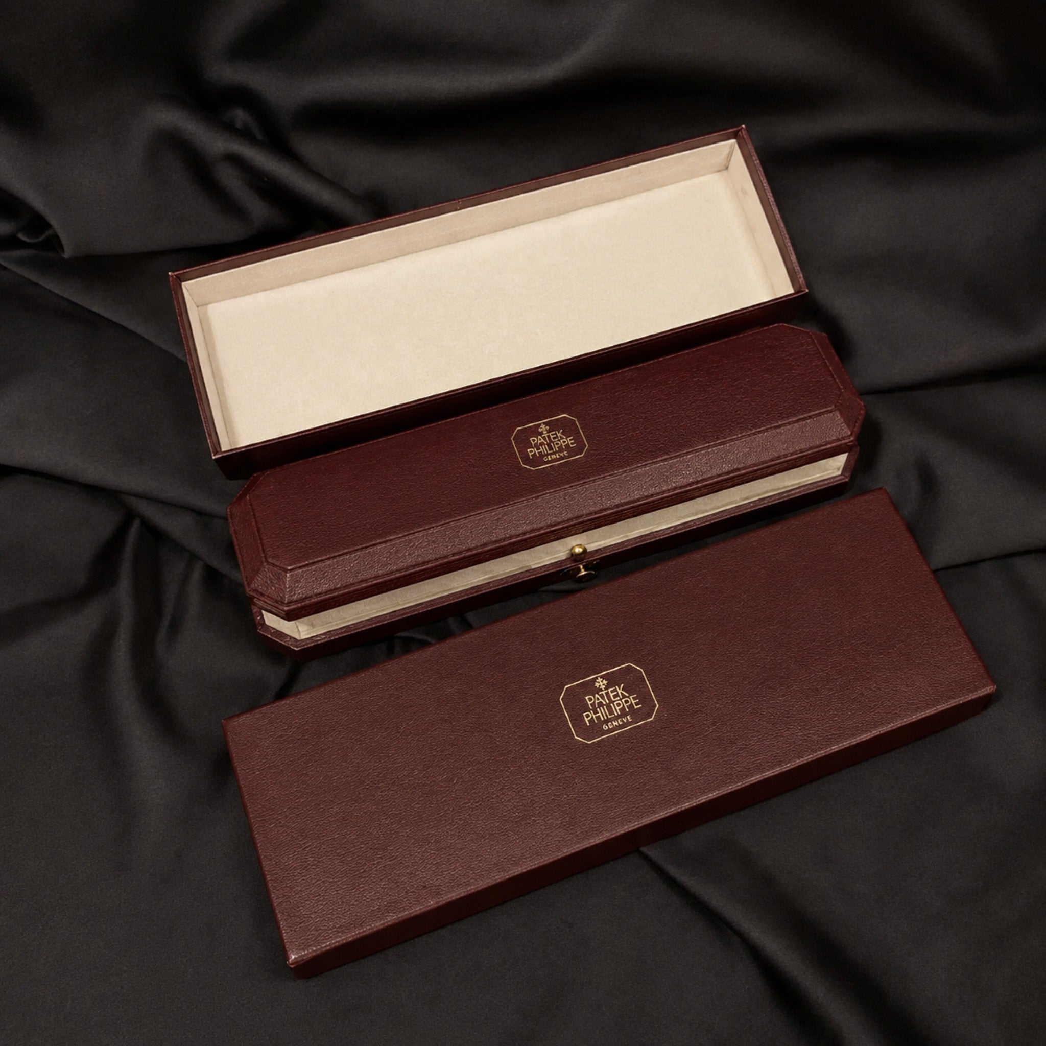 Patek Philippe Ref. 3919J "Clous de Paris" Calatrava, 1999 Full Set